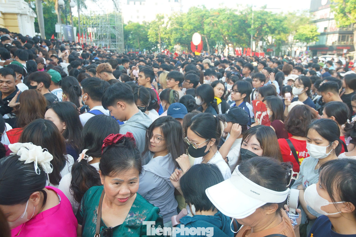 Cảnh tượng chưa từng có ở Nhà hát Lớn Hà Nội lúc 3h sáng- Ảnh 17.