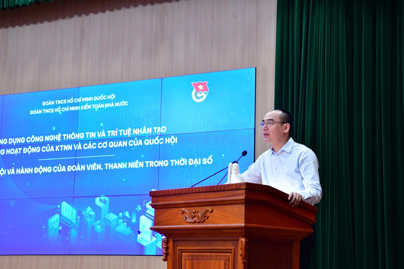 Phó Tổng Kiểm toán Nhà nước: AI có thể phân tích tài chính, nhập dữ liệu nhưng cảm nhận và kinh nghiệm của kiểm toán viên là điều mà AI không thể thay thế- Ảnh 1.