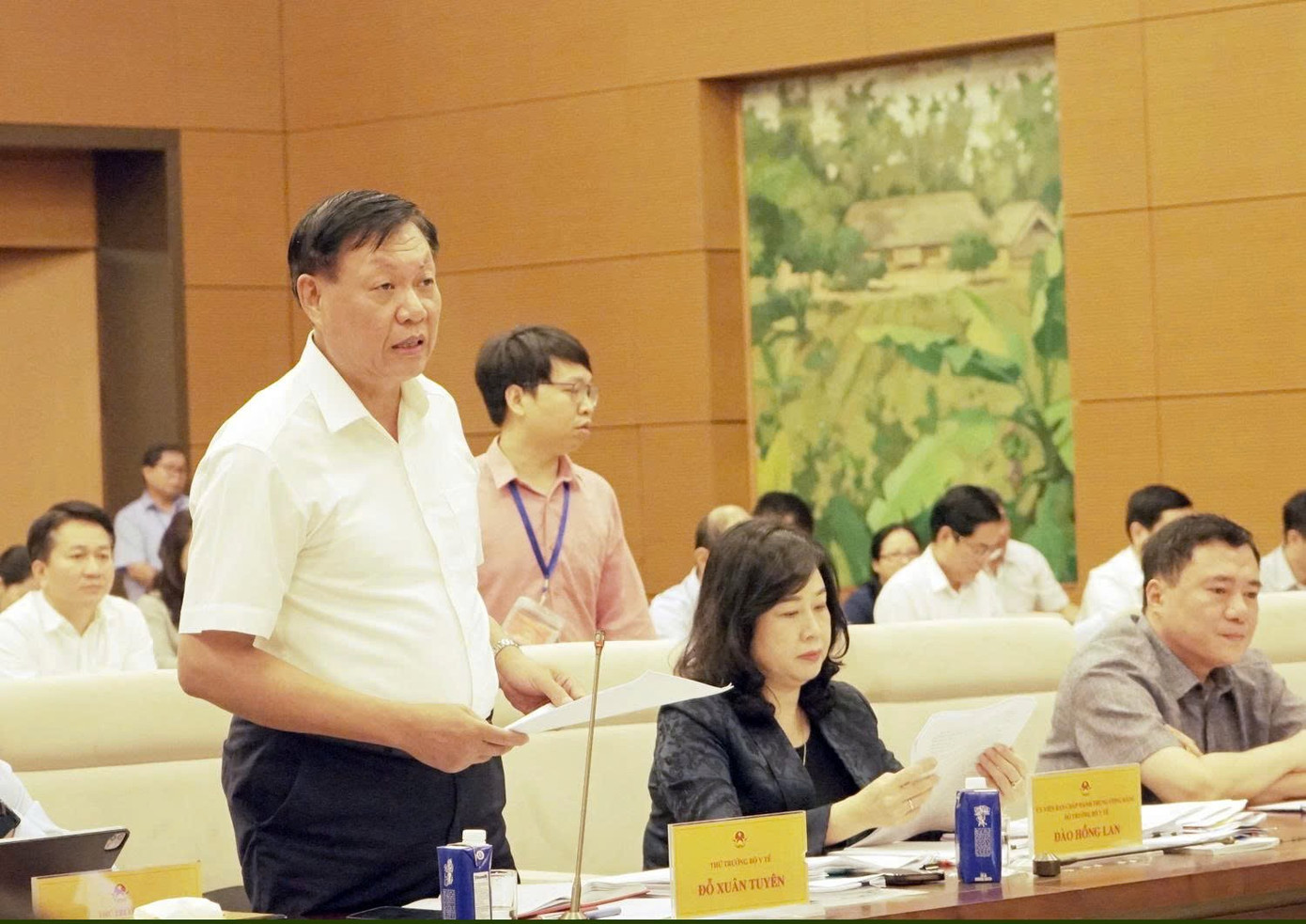 Thứ trưởng Bộ Y tế: Vụ kẹo Kera 'kiểm nghiệm rất vất vả và tốn kém'- Ảnh 1.