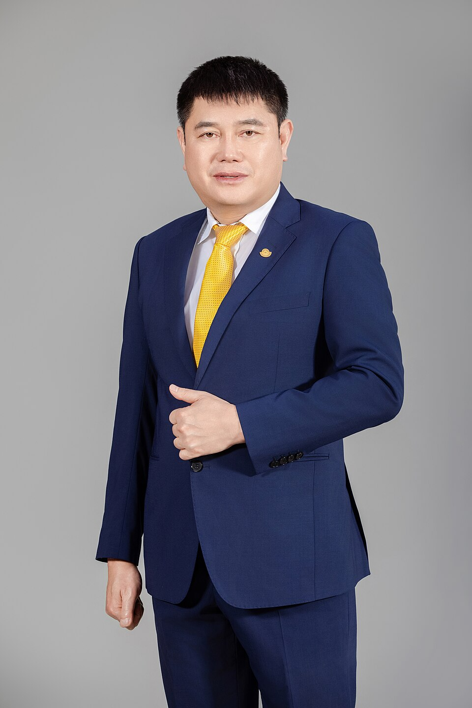 Vì sao gia đình doanh nhân nổi tiếng Việt Nam chuộng cà vạt màu vàng: Khám phá ý nghĩa sâu xa- Ảnh 6.