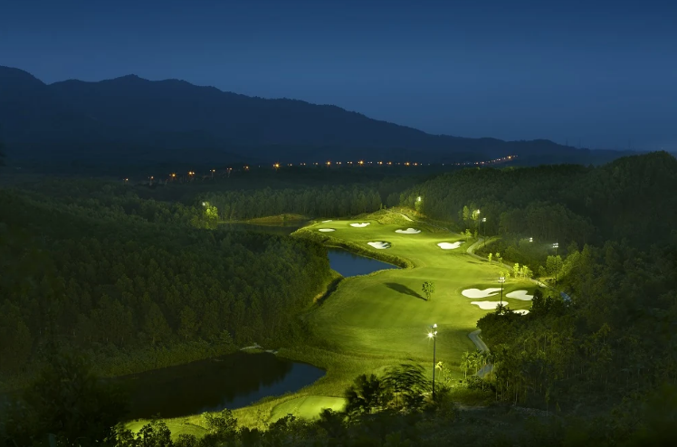 Cách trung tâm Đà Nẵng khoảng 25 km, sân golf 18 lỗ đẳng cấp quốc tế do tập đoàn nghìn tỷ đầu tư có gì mà nhiều lần giật giải “hàng đầu châu Á”?- Ảnh 1.