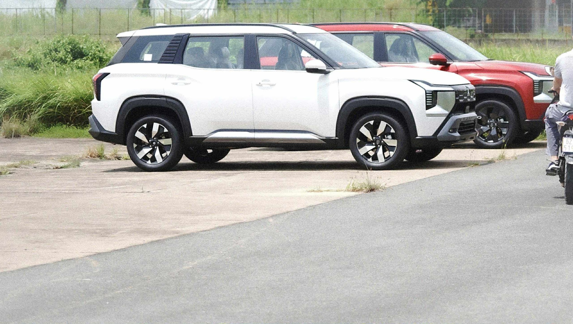 Bắt gặp Mitsubishi Destinator xuất hiện ở Việt Nam: Là bản vô lăng trái, có ADAS, khi ra mắt dễ thu hút những ai thấy Mazda CX-5 chật- Ảnh 4.