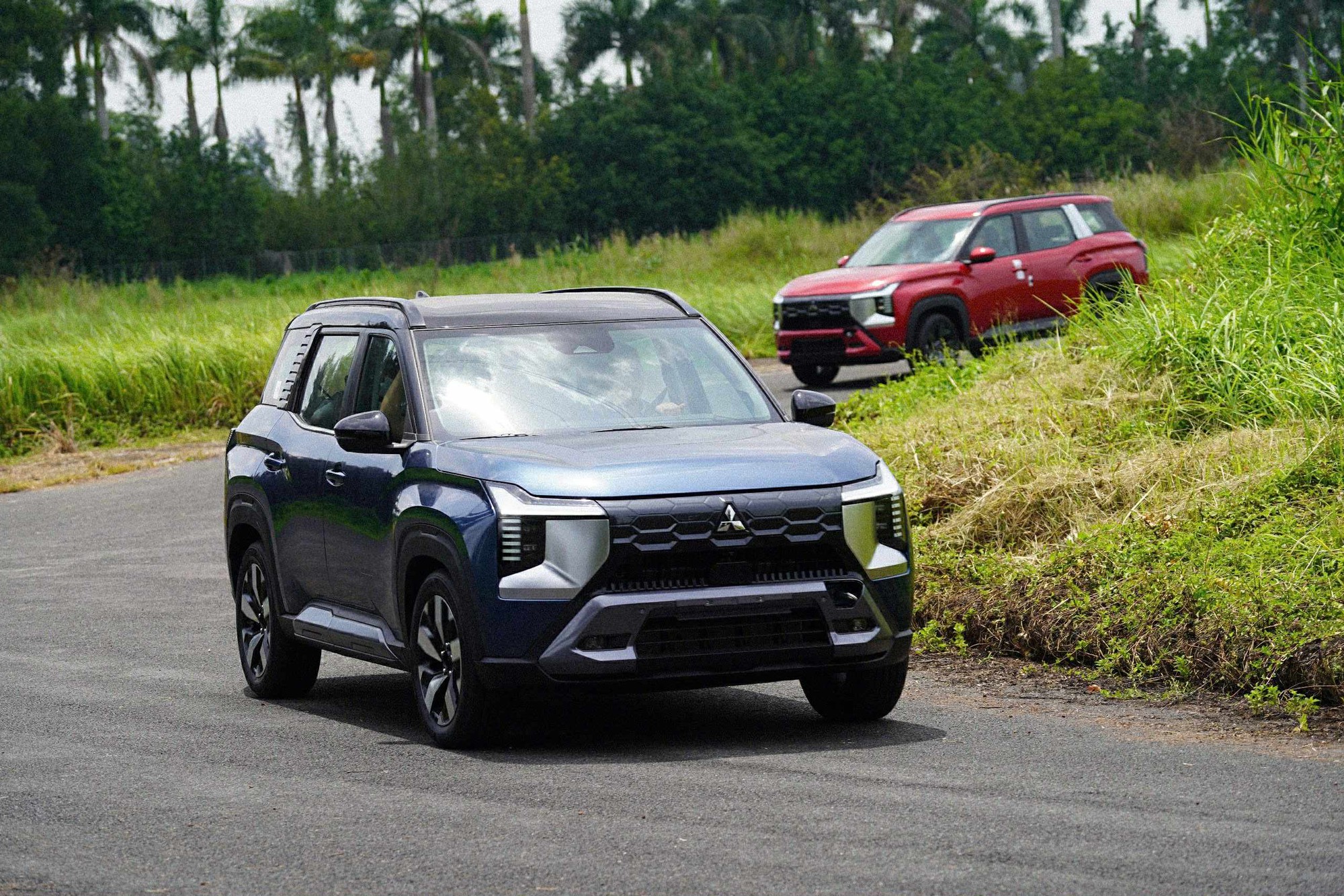 Bắt gặp Mitsubishi Destinator xuất hiện ở Việt Nam: Là bản vô lăng trái, có ADAS, khi ra mắt dễ thu hút những ai thấy Mazda CX-5 chật- Ảnh 1.