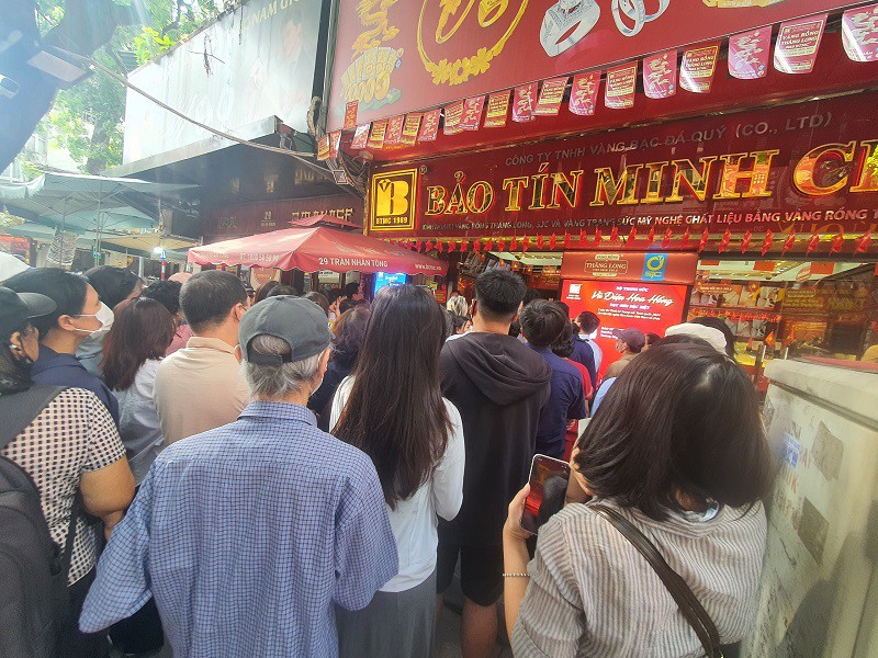 Có tiền tỷ đem mua vàng, người đàn ông “mất ăn mất ngủ” mấy tháng và cái kết- Ảnh 2. Có tiền tỷ đem mua vàng, người đàn ông “mất ăn mất ngủ” mấy tháng và cái kết- Ảnh 2.
