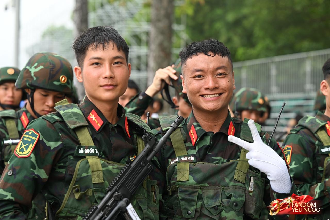 Visual căng đét của dàn chiến sĩ A80: Mướt mồ hôi vẫn toả sáng trước buổi Tổng hợp luyện đầu tiên tại Hà Nội- Ảnh 9.