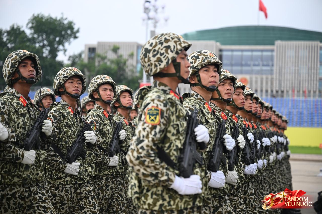 Visual căng đét của dàn chiến sĩ A80: Mướt mồ hôi vẫn toả sáng trước buổi Tổng hợp luyện đầu tiên tại Hà Nội- Ảnh 4.