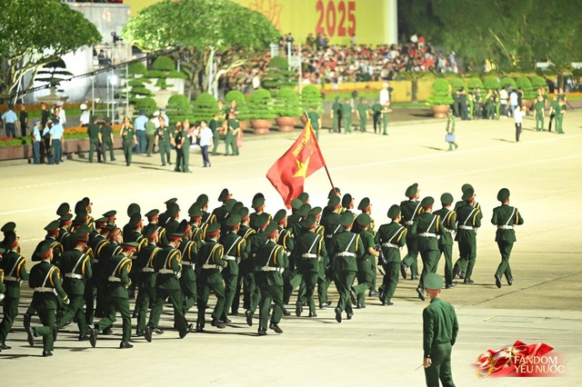 Tổng hợp luyện diễu binh diễu hành lần 1: Tất cả đã sẵn sàng!- Ảnh 7. Tổng hợp luyện diễu binh diễu hành lần 1: Tất cả đã sẵn sàng!- Ảnh 7.