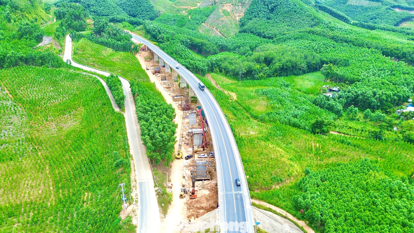 Gấp rút thi công dự án 'lên đời' cao tốc La Sơn - Hòa Liên- Ảnh 18. Gấp rút thi công dự án 'lên đời' cao tốc La Sơn - Hòa Liên- Ảnh 18.