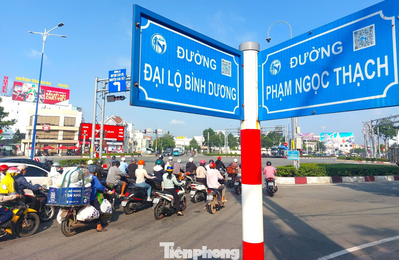 Cận cảnh vị trí đầu tiên trên quốc lộ 13 được chọn làm hầm chui nghìn tỉ- Ảnh 2. Cận cảnh vị trí đầu tiên trên quốc lộ 13 được chọn làm hầm chui nghìn tỉ- Ảnh 2.
