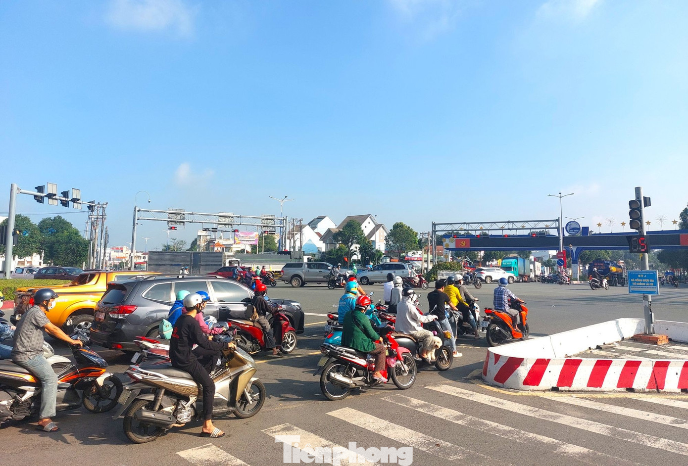 Cận cảnh vị trí đầu tiên trên quốc lộ 13 được chọn làm hầm chui nghìn tỉ- Ảnh 7. Cận cảnh vị trí đầu tiên trên quốc lộ 13 được chọn làm hầm chui nghìn tỉ- Ảnh 7.