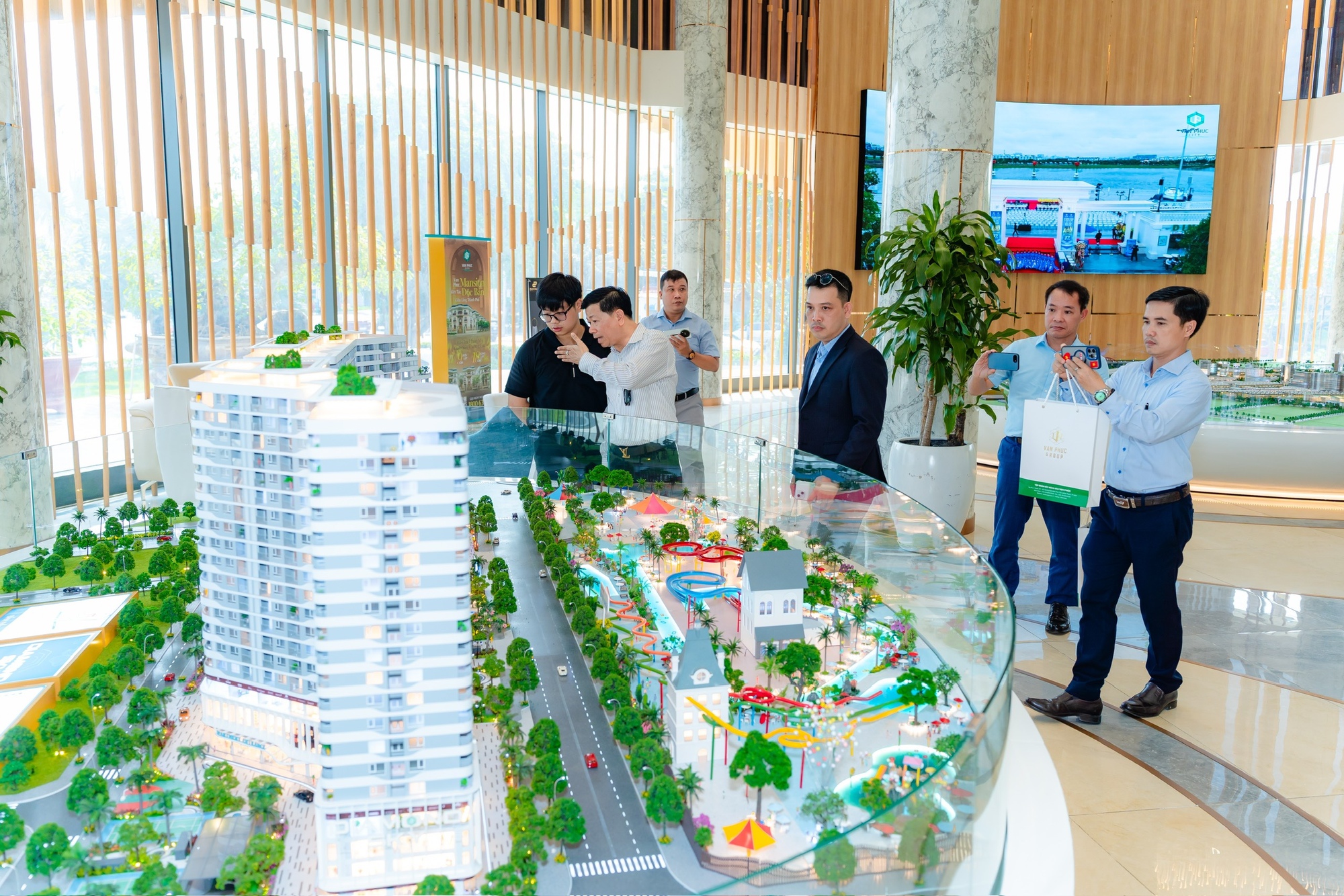 Doanh nghiệp bất động sản Tp.HCM đang chạy với “vận tốc” nào?- Ảnh 1. Doanh nghiệp bất động sản Tp.HCM đang chạy với “vận tốc” nào?- Ảnh 1.