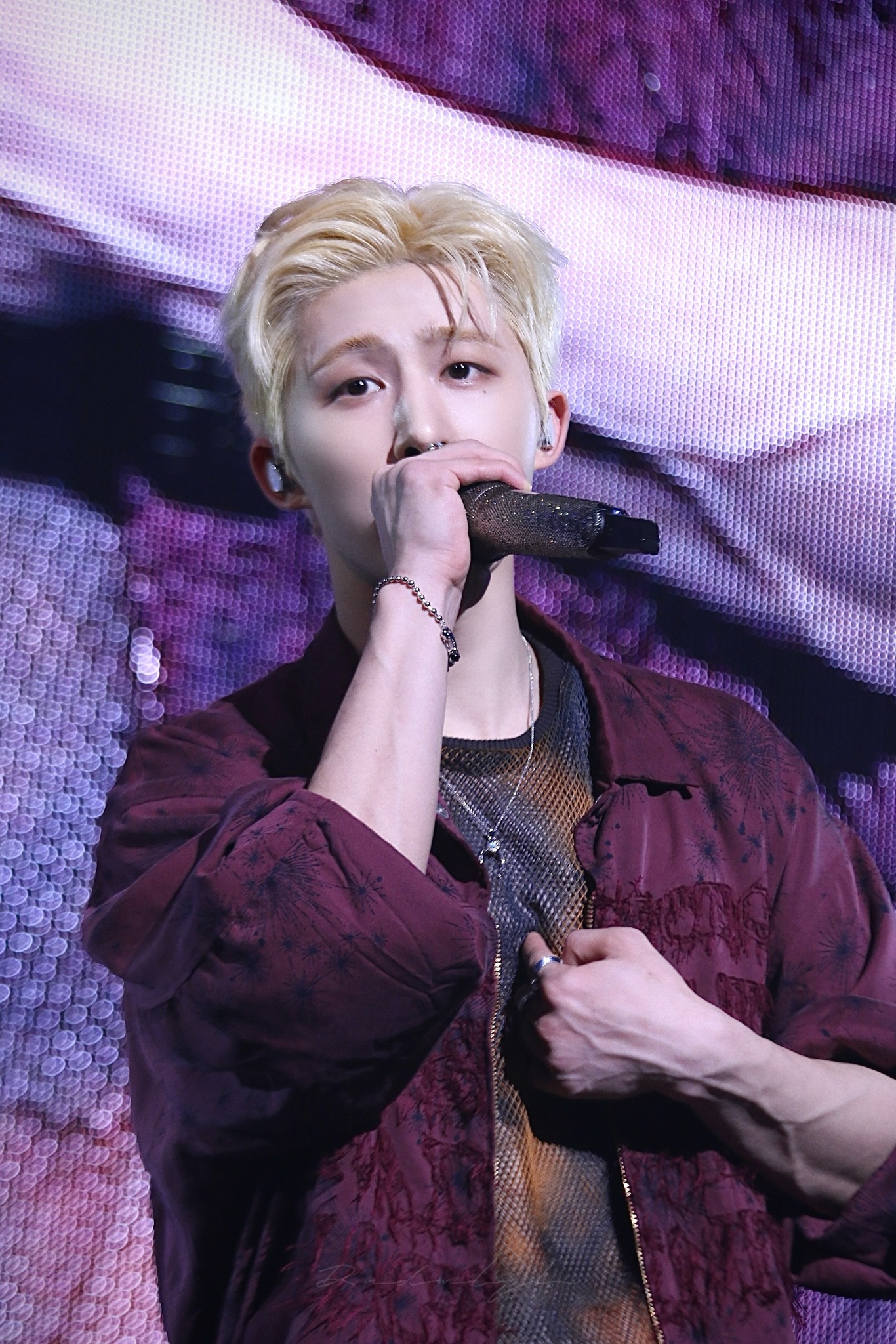 Sức nóng concert quốc gia khiến sao quốc tế cũng phải “nhường đường”- Ảnh 9. Sức nóng concert quốc gia khiến sao quốc tế cũng phải “nhường đường”- Ảnh 9.