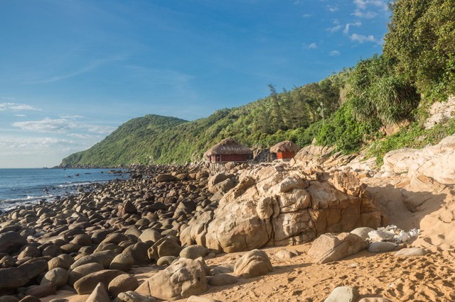 Ngoài Sầm Sơn, Thanh Hóa còn có bãi biển cách đó chỉ 40km, du khách nhận xét: Vắng, sạch hơn nhiều nơi!- Ảnh 10. Ngoài Sầm Sơn, Thanh Hóa còn có bãi biển cách đó chỉ 40km, du khách nhận xét: Vắng, sạch hơn nhiều nơi!- Ảnh 10.