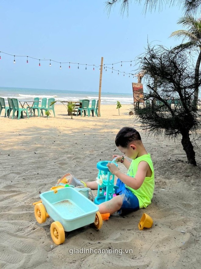 Ngoài Sầm Sơn, Thanh Hóa còn có bãi biển cách đó chỉ 40km, du khách nhận xét: Vắng, sạch hơn nhiều nơi!- Ảnh 5. Ngoài Sầm Sơn, Thanh Hóa còn có bãi biển cách đó chỉ 40km, du khách nhận xét: Vắng, sạch hơn nhiều nơi!- Ảnh 5.