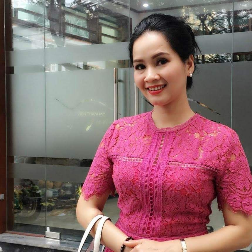 Nữ diễn viên chụp ảnh cùng Cục trưởng Xuân Bắc ở Tổng hợp luyện A80 là ai mà viral khắp MXH?- Ảnh 4. Nữ diễn viên chụp ảnh cùng Cục trưởng Xuân Bắc ở Tổng hợp luyện A80 là ai mà viral khắp MXH?- Ảnh 4.