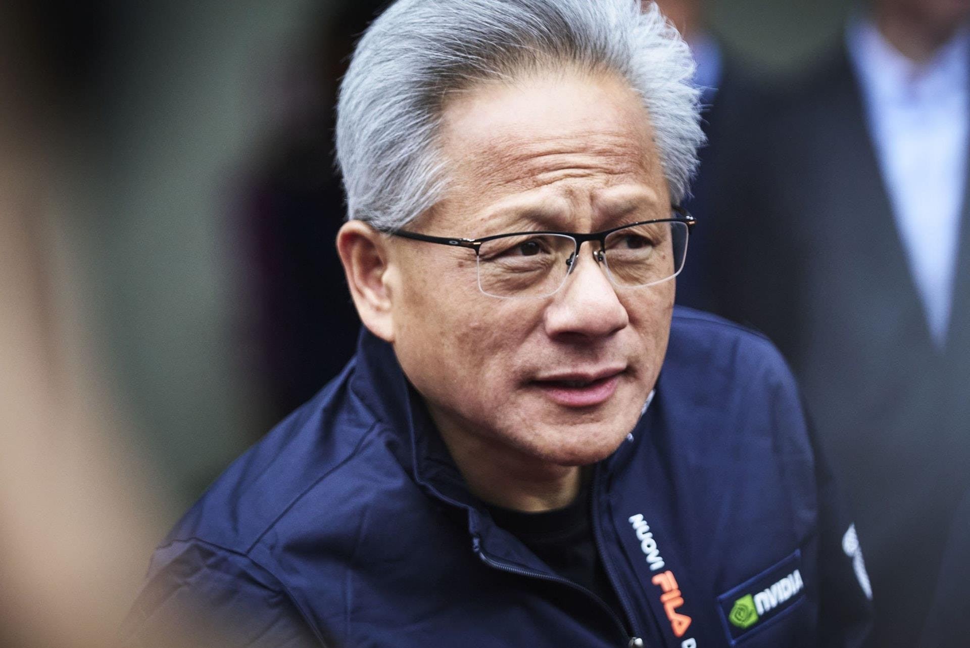 Buồn của Jensen Huang: “Trăm phương nghìn kế” mới được bán chip sang thị trường hấp dẫn nhất nhì thế giới thì lại bị chính khách hàng đóng cửa không cho vào- Ảnh 1. Buồn của Jensen Huang: “Trăm phương nghìn kế” mới được bán chip sang thị trường hấp dẫn nhất nhì thế giới thì lại bị chính khách hàng đóng cửa không cho vào- Ảnh 1.