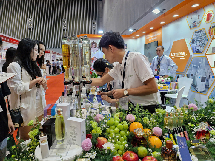 TP.HCM quyết đưa bánh trung thu 'vào khuôn phép'- Ảnh 2. TP.HCM quyết đưa bánh trung thu 'vào khuôn phép'- Ảnh 2.