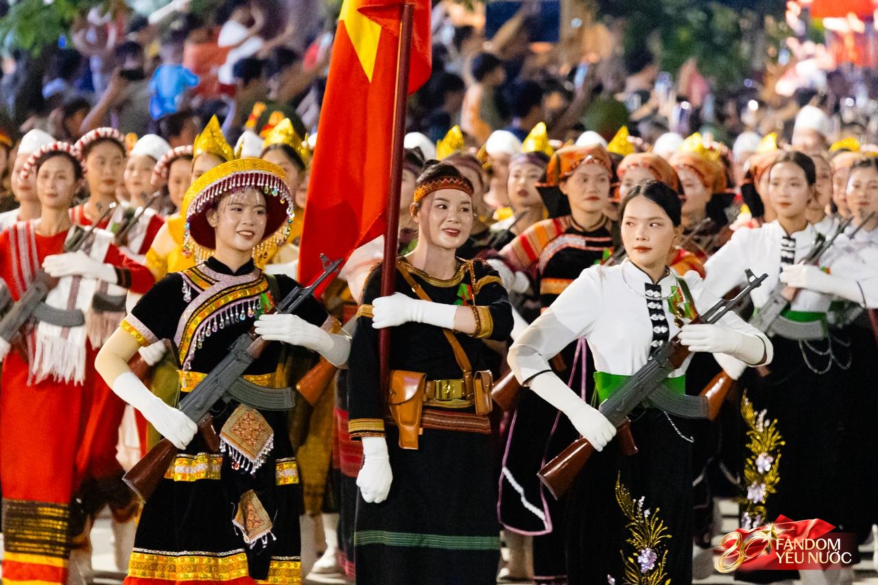 Những khung hình thân thương nhất trong đêm hợp luyện đầu tiên ở Hà Nội- Ảnh 22.