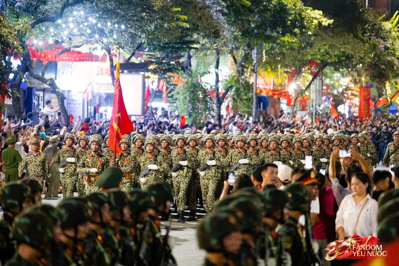 Những khung hình thân thương nhất trong đêm hợp luyện đầu tiên ở Hà Nội- Ảnh 17.