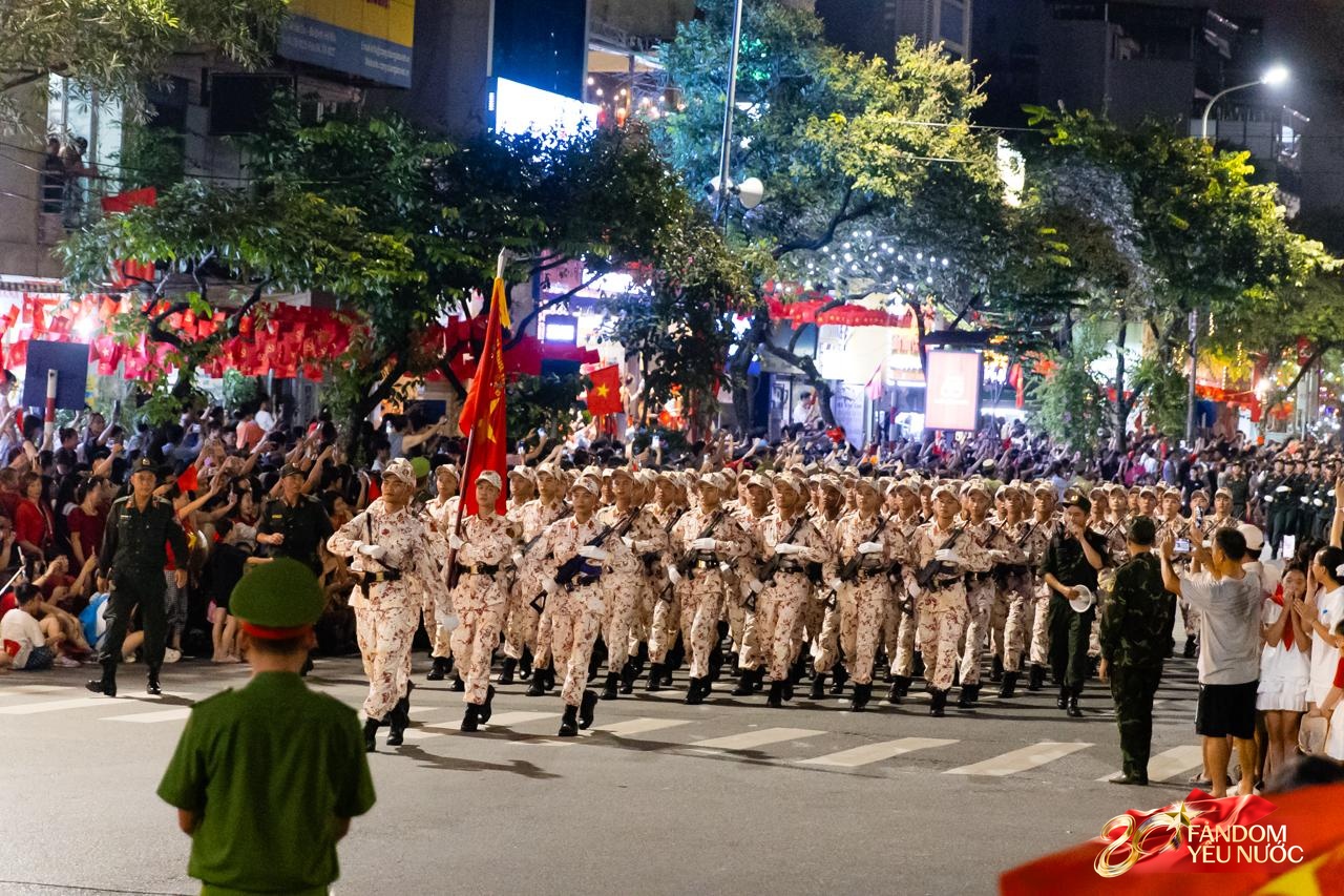 Những khung hình thân thương nhất trong đêm hợp luyện đầu tiên ở Hà Nội- Ảnh 19.