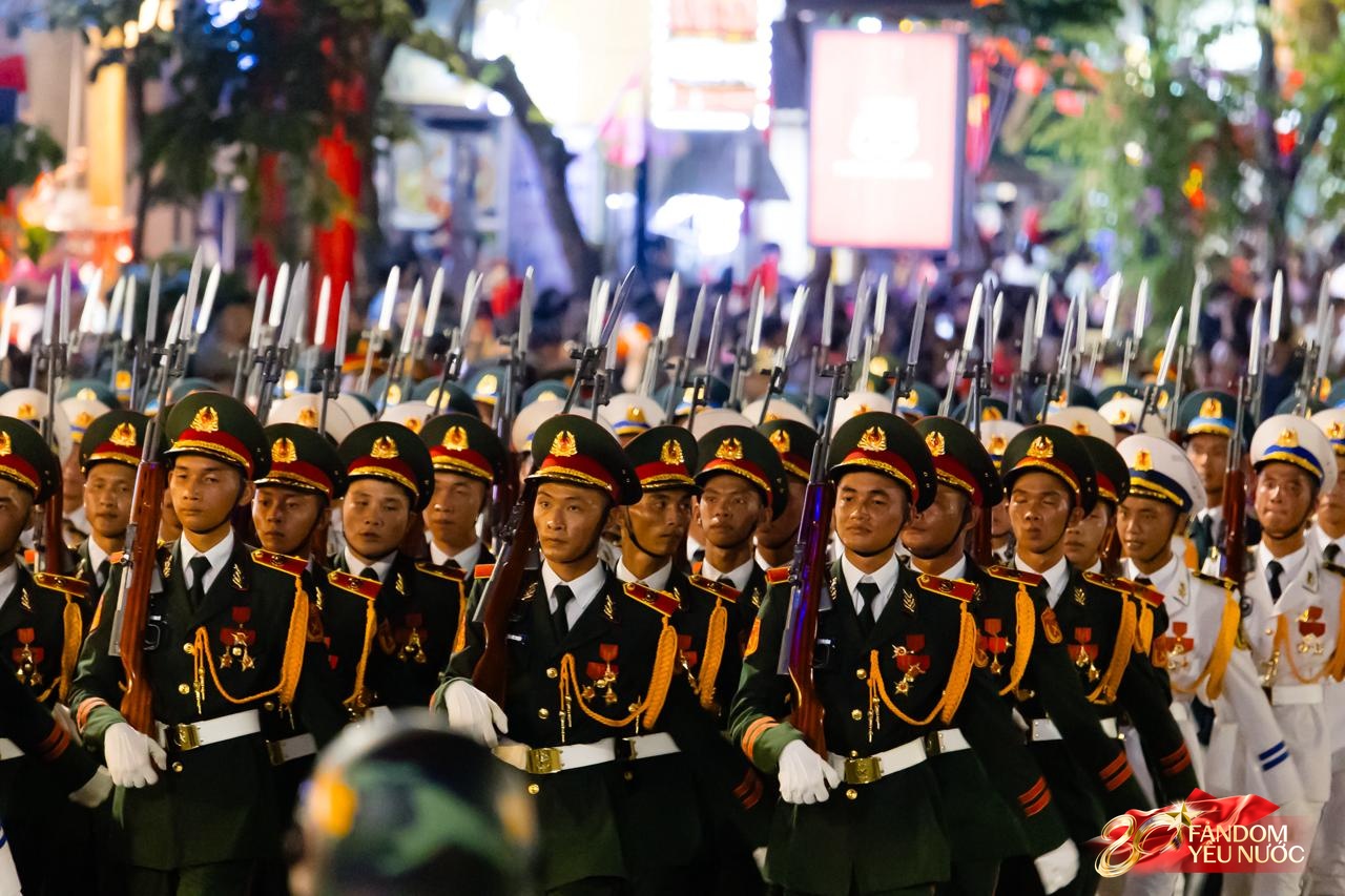 Những khung hình thân thương nhất trong đêm hợp luyện đầu tiên ở Hà Nội- Ảnh 4.