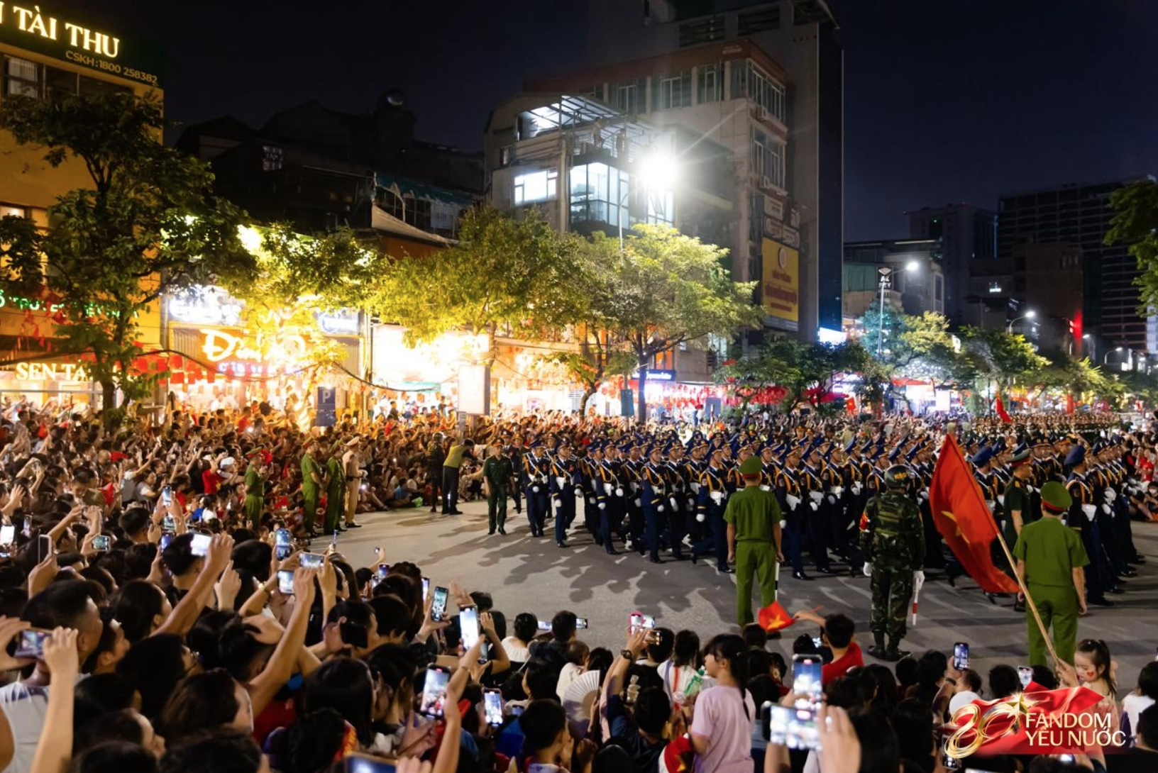 Lưu gấp bộ kinh nghiệm sau ngày Tổng hợp luyện đầu tiên: Đi từ mấy giờ, đường nào, xem Lê Hoàng Hiệp thì đứng đâu?- Ảnh 2.