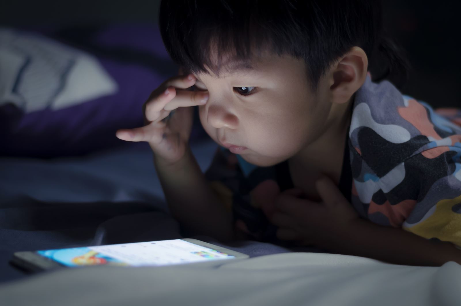 Cảnh báo: Người có thói quen "ôm" điện thoại đi ngủ có thể gặp 5 vấn đề nghiêm trọng này- Ảnh 3. Cảnh báo: Người có thói quen "ôm" điện thoại đi ngủ có thể gặp 5 vấn đề nghiêm trọng này- Ảnh 3.