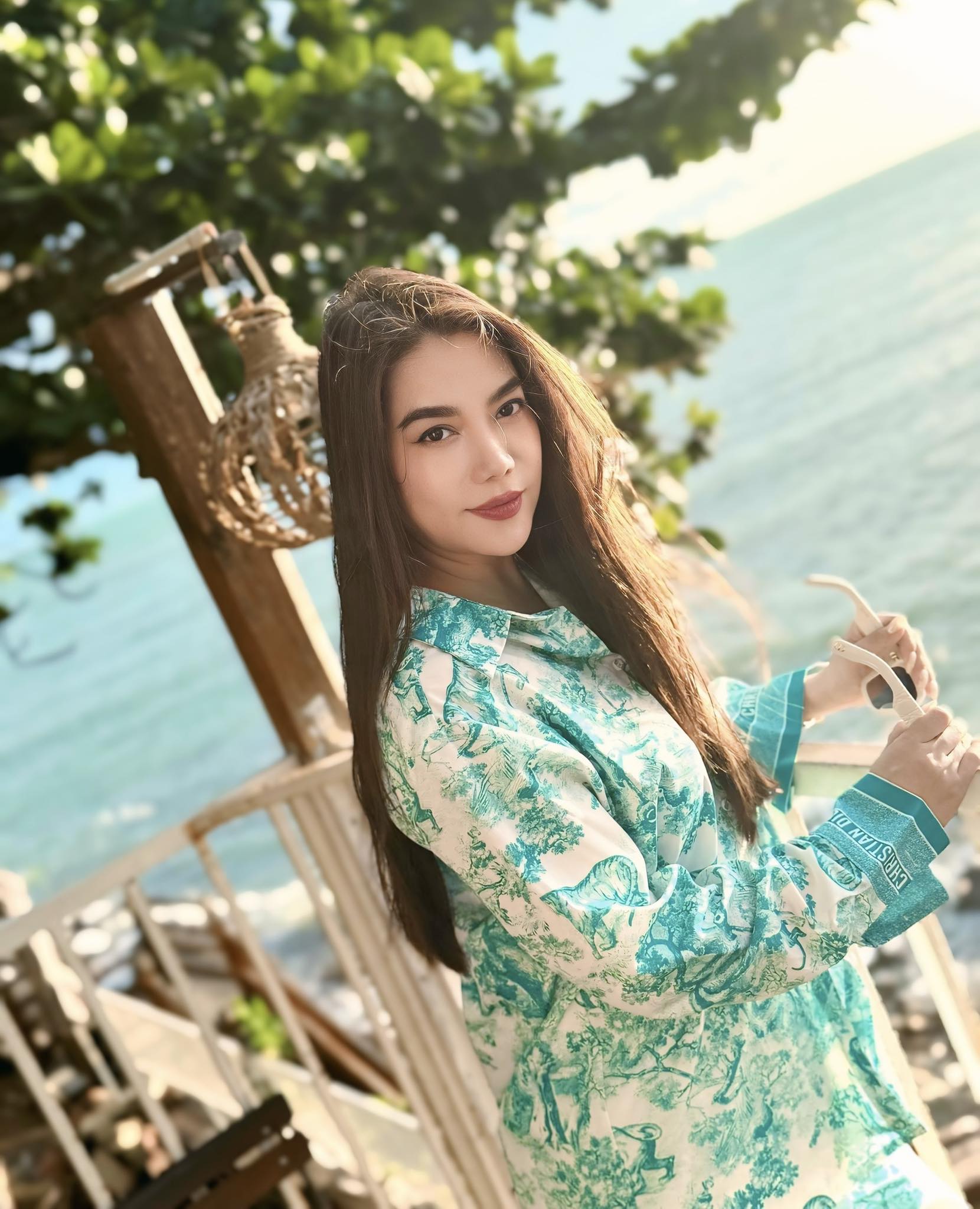 Trương Ngọc Ánh tuổi 49 rất chăm làm 1 việc để bơm collagen, 1 Hoa hậu 54 tuổi cũng duy trì để nhan sắc tươi trẻ đáng ngưỡng mộ- Ảnh 1. Trương Ngọc Ánh tuổi 49 rất chăm làm 1 việc để bơm collagen, 1 Hoa hậu 54 tuổi cũng duy trì để nhan sắc tươi trẻ đáng ngưỡng mộ- Ảnh 1.