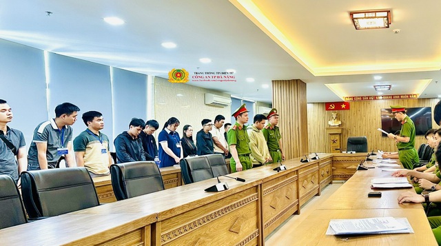 Danh tính 4 nhân viên ngân hàng vừa bị bắt tạm giam và cấm đi khỏi nơi cư trú- Ảnh 1.