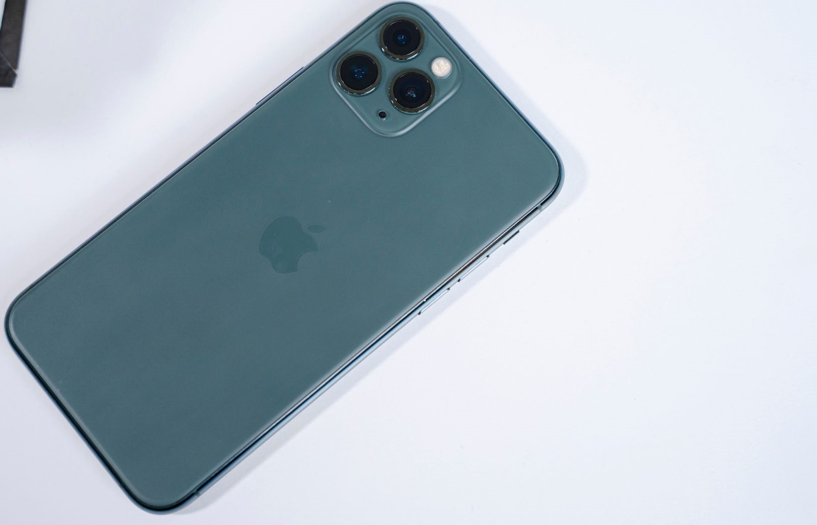 Đây là loại iPhone vẫn "có giá" tại Việt Nam, chỉ chờ thêm iPhone 17 series ra mắt- Ảnh 1. Đây là loại iPhone vẫn "có giá" tại Việt Nam, chỉ chờ thêm iPhone 17 series ra mắt- Ảnh 1.