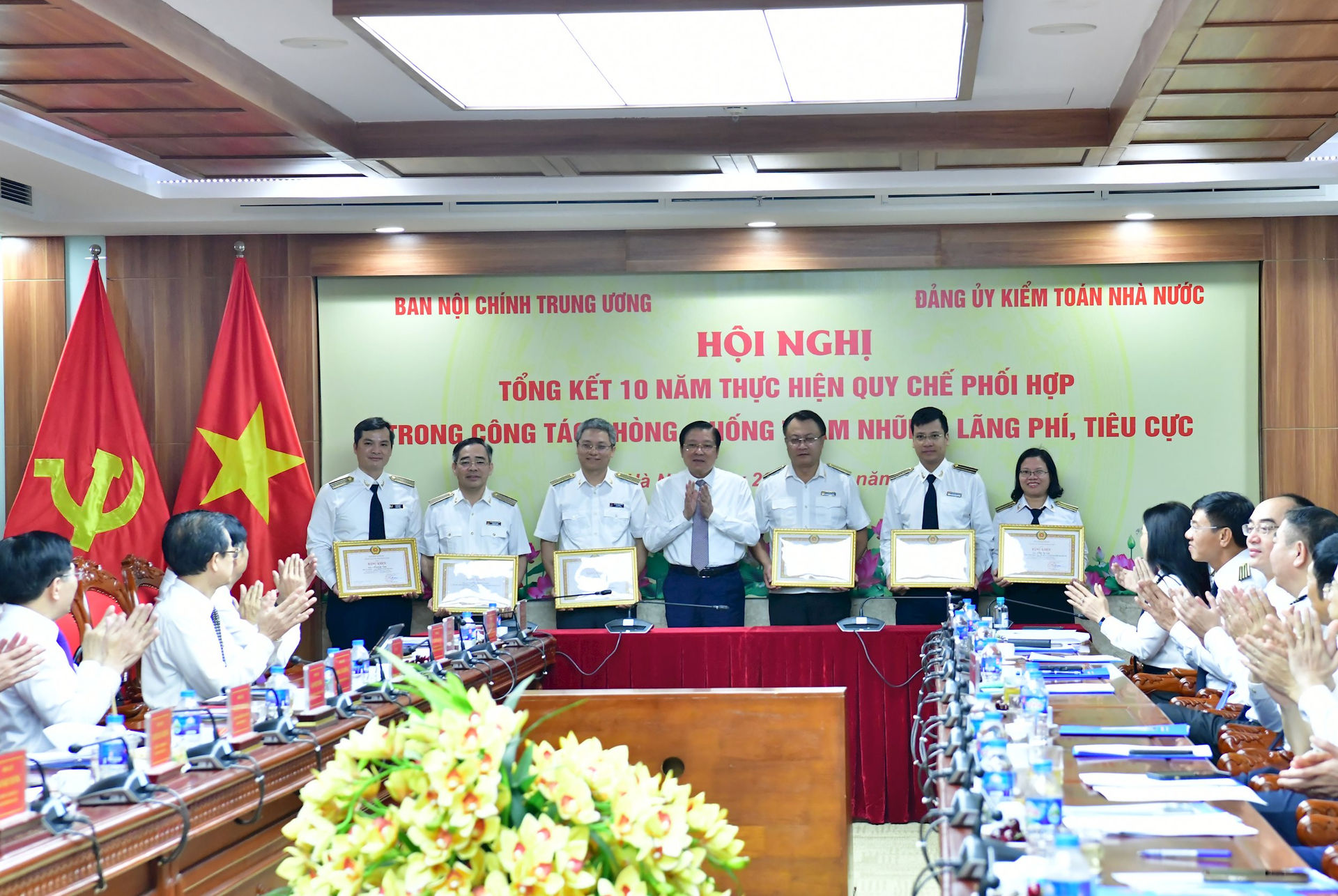Phối hợp chặt chẽ, hiệu quả trong phòng, chống tham nhũng, lãng phí, tiêu cực- Ảnh 7. Phối hợp chặt chẽ, hiệu quả trong phòng, chống tham nhũng, lãng phí, tiêu cực- Ảnh 7.