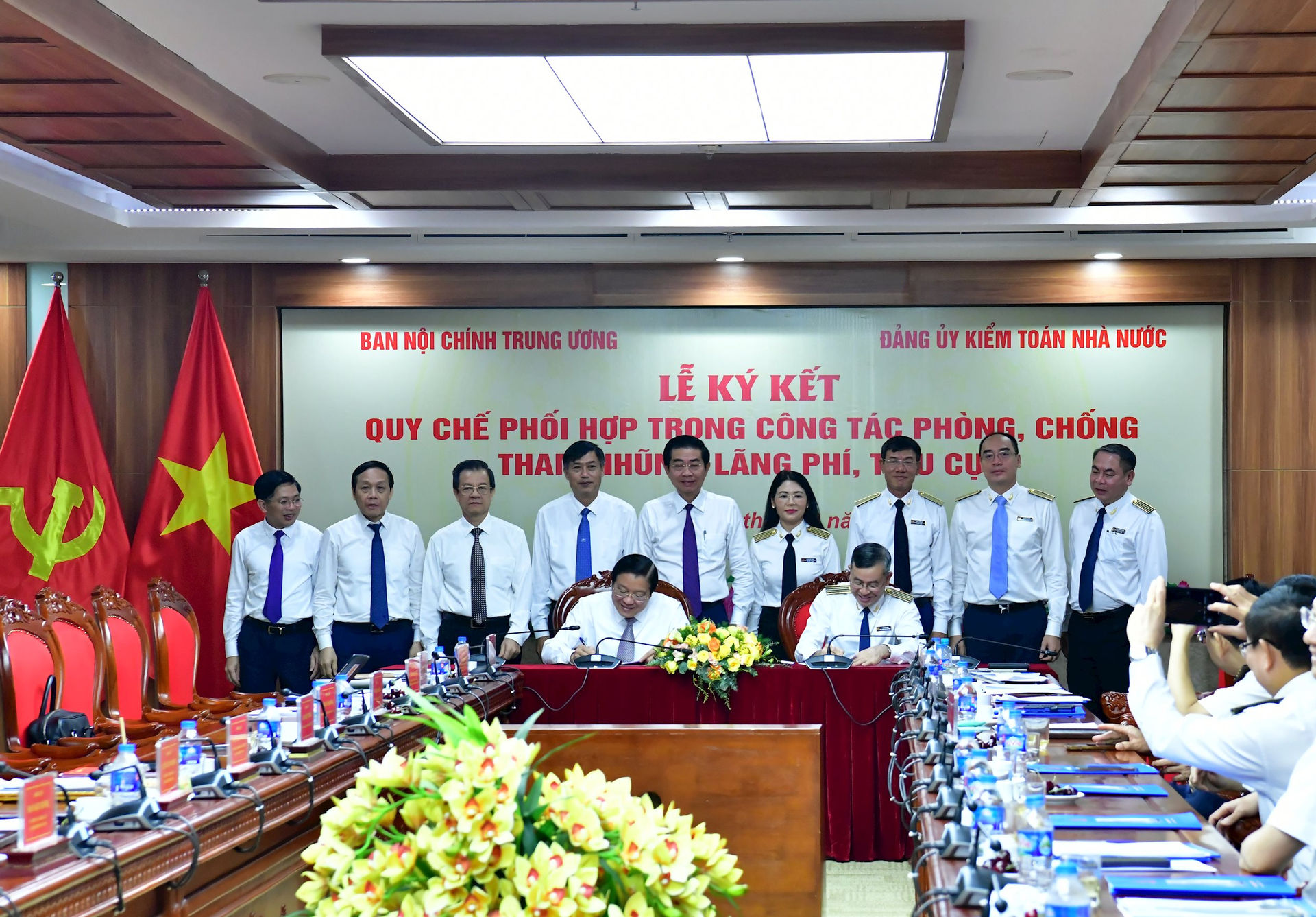 Phối hợp chặt chẽ, hiệu quả trong phòng, chống tham nhũng, lãng phí, tiêu cực- Ảnh 10. Phối hợp chặt chẽ, hiệu quả trong phòng, chống tham nhũng, lãng phí, tiêu cực- Ảnh 10.