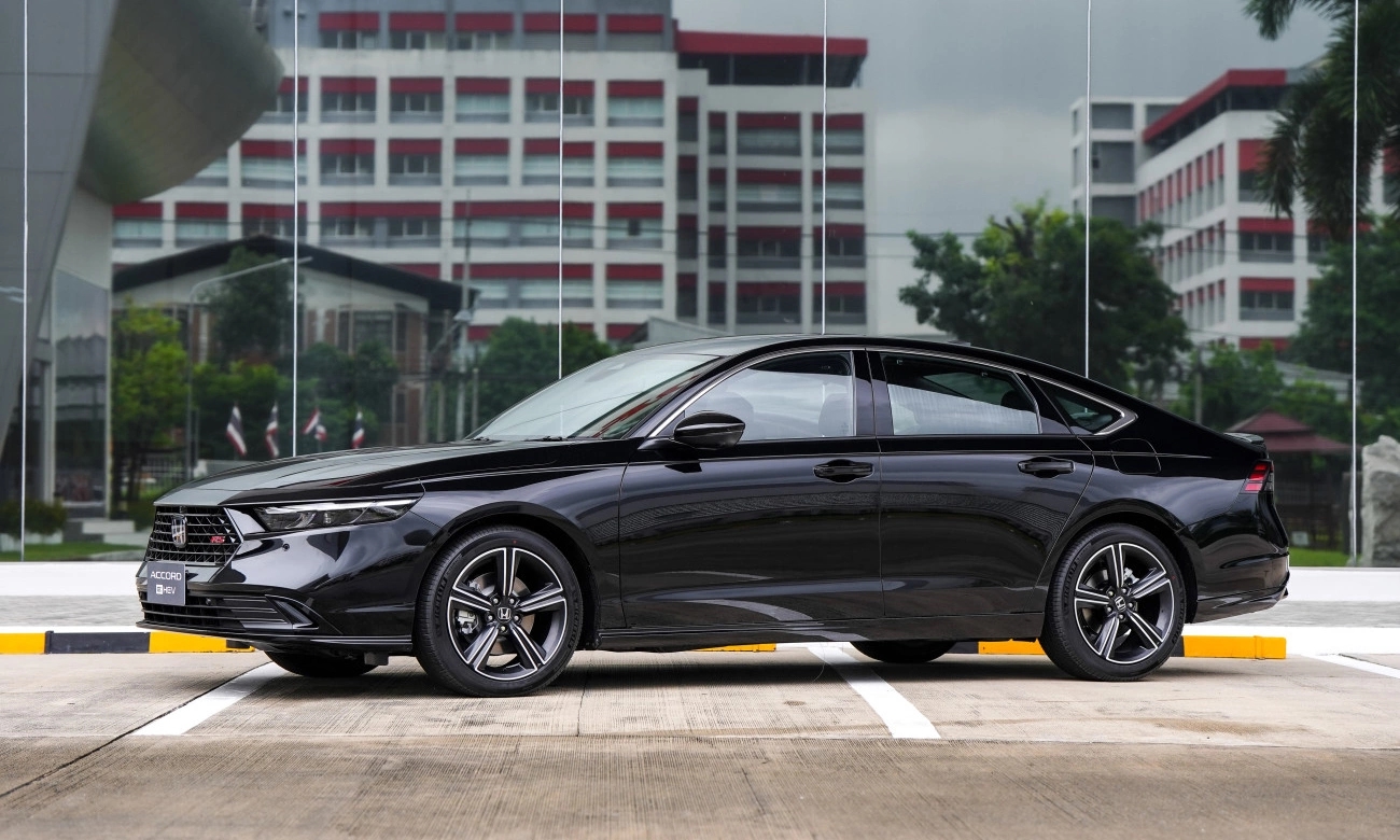 Honda Accord hybrid ra mắt ĐNÁ: Thêm loạt công nghệ trên bản tiêu chuẩn, màn HUD, 207 mã lực, liệu có về Việt Nam tăng sức đấu Camry?- Ảnh 2. Honda Accord hybrid ra mắt ĐNÁ: Thêm loạt công nghệ trên bản tiêu chuẩn, màn HUD, 207 mã lực, liệu có về Việt Nam tăng sức đấu Camry?- Ảnh 2.