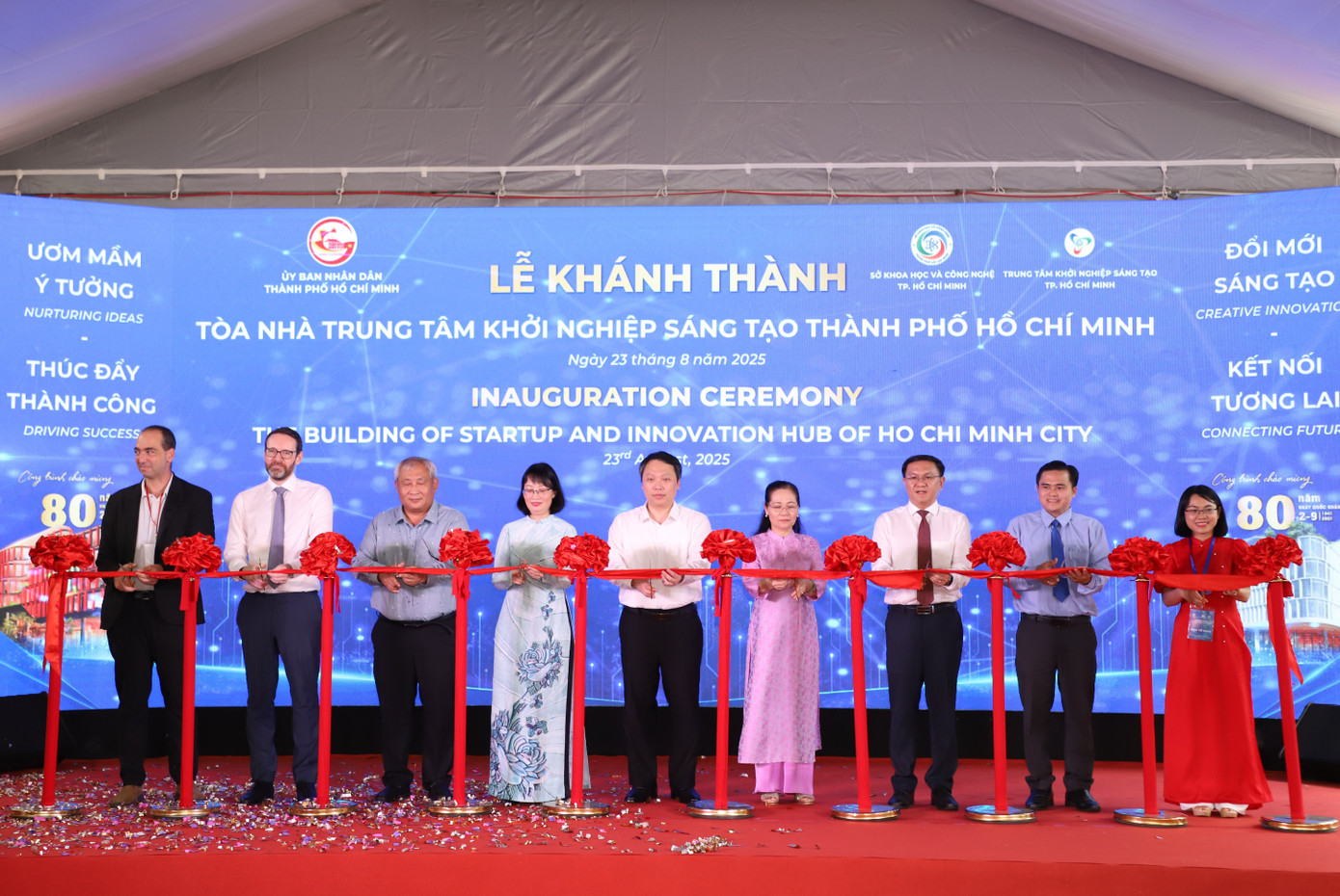 TPHCM vận hành tòa nhà được kỳ vọng thành trung tâm tụ hội nhân tài công nghệ của thế giới- Ảnh 1. TPHCM vận hành tòa nhà được kỳ vọng thành trung tâm tụ hội nhân tài công nghệ của thế giới- Ảnh 1.
