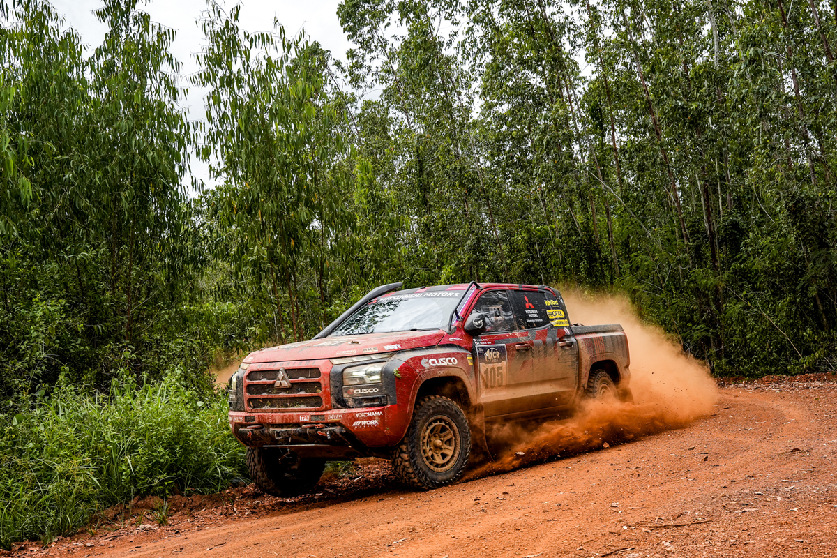 Mitsubishi Triton giành chiến thắng AXCR 2025 sau hơn 2.300km cán đá, vượt lầy, cây đổ- Ảnh 2. Mitsubishi Triton giành chiến thắng AXCR 2025 sau hơn 2.300km cán đá, vượt lầy, cây đổ- Ảnh 2.