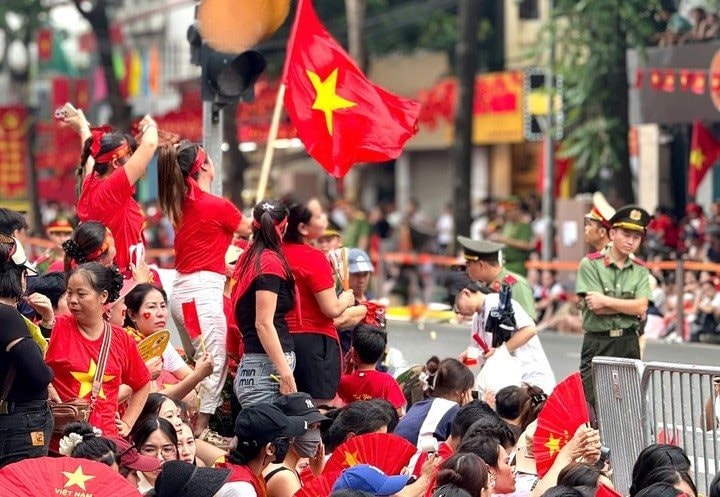 Chỉ 6 ngày nữa, hàng triệu người dân sẽ được hưởng tiện ích chưa từng có ở Hà Nội- Ảnh 2. Chỉ 6 ngày nữa, hàng triệu người dân sẽ được hưởng tiện ích chưa từng có ở Hà Nội- Ảnh 2.