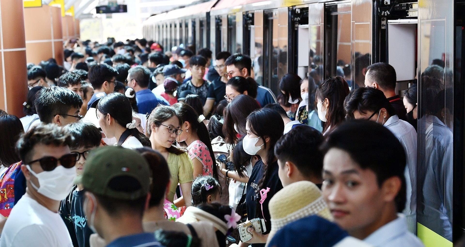 Chỉ 6 ngày nữa, hàng triệu người dân sẽ được hưởng tiện ích chưa từng có ở Hà Nội- Ảnh 1. Chỉ 6 ngày nữa, hàng triệu người dân sẽ được hưởng tiện ích chưa từng có ở Hà Nội- Ảnh 1.