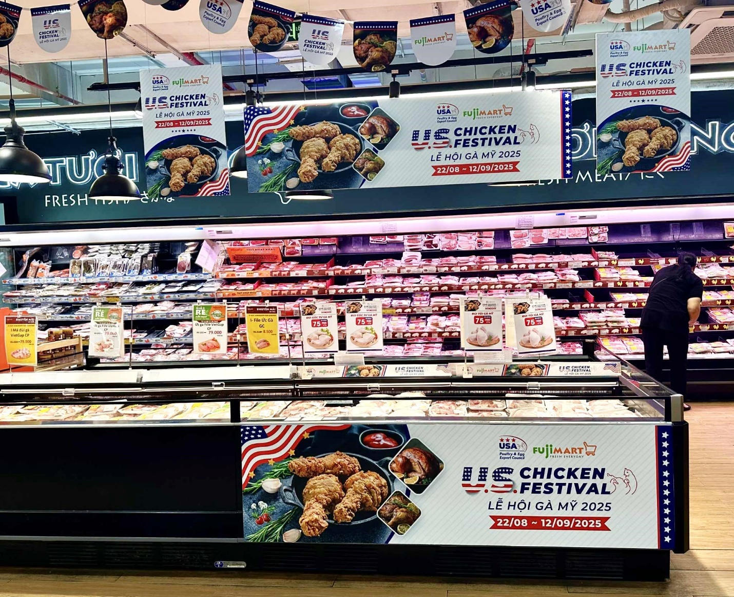 FujiMart chiêu đãi Lễ hội Gà Mỹ với khuyến mại lớn- Ảnh 2. FujiMart chiêu đãi Lễ hội Gà Mỹ với khuyến mại lớn- Ảnh 2.