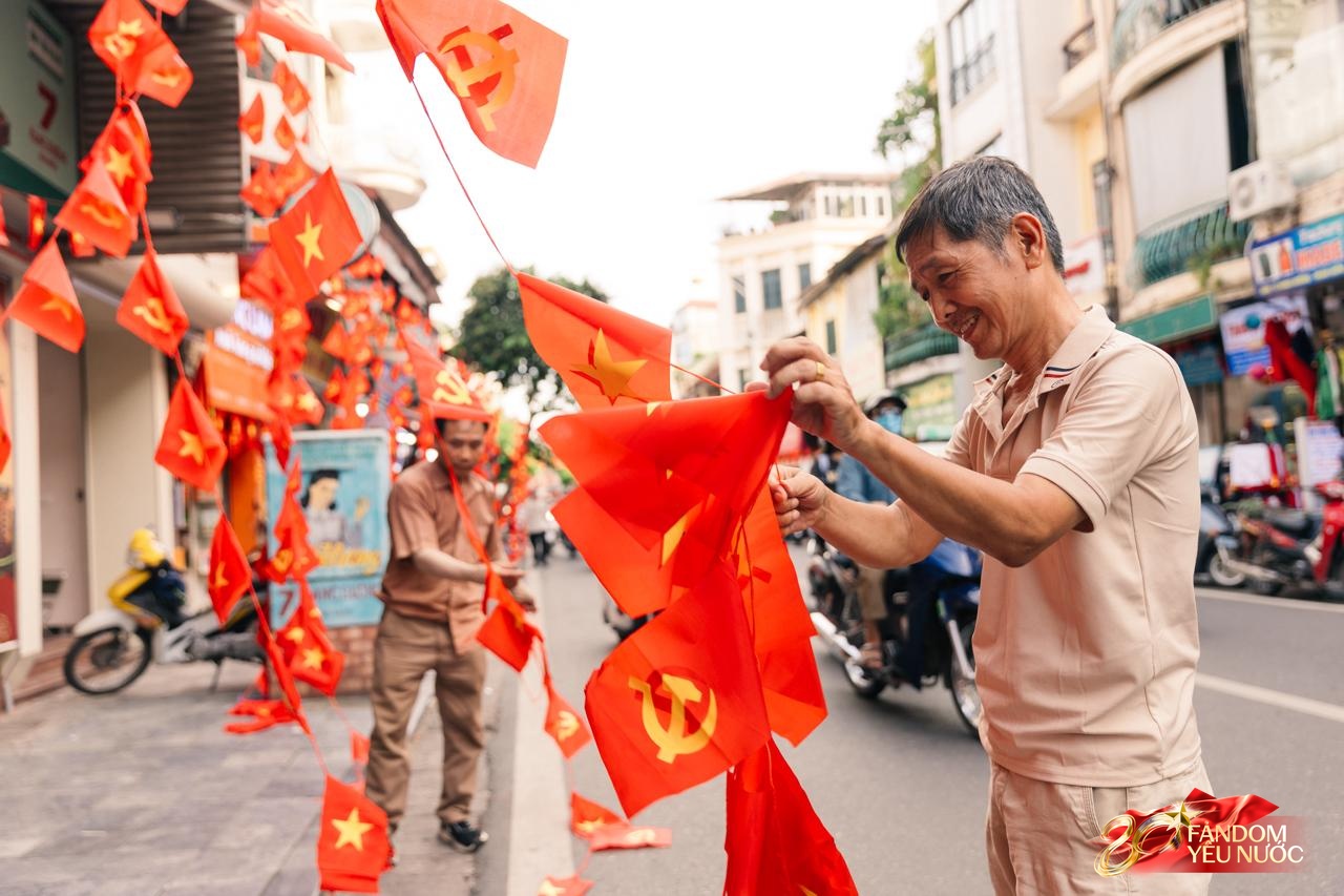 Hà Nội, những ngày đi dưới bóng cờ!- Ảnh 7. Hà Nội, những ngày đi dưới bóng cờ!- Ảnh 7.