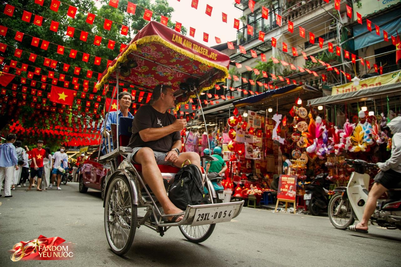 Hà Nội, những ngày đi dưới bóng cờ!- Ảnh 35. Hà Nội, những ngày đi dưới bóng cờ!- Ảnh 35.