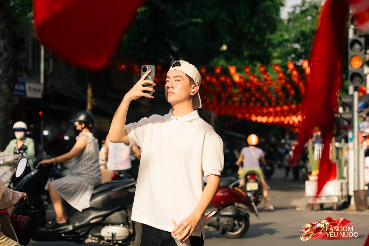 Hà Nội, những ngày đi dưới bóng cờ!- Ảnh 4. Hà Nội, những ngày đi dưới bóng cờ!- Ảnh 4.