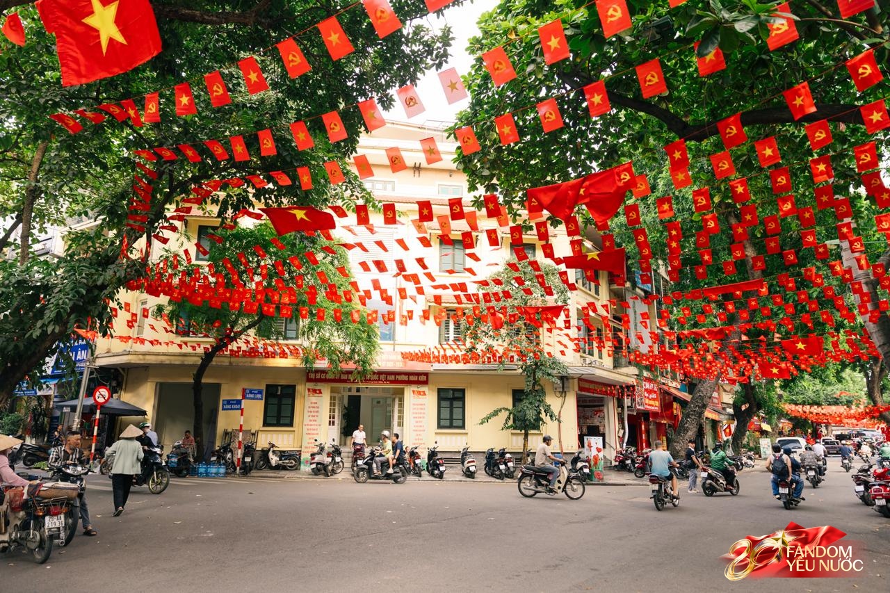Hà Nội, những ngày đi dưới bóng cờ!- Ảnh 25. Hà Nội, những ngày đi dưới bóng cờ!- Ảnh 25.