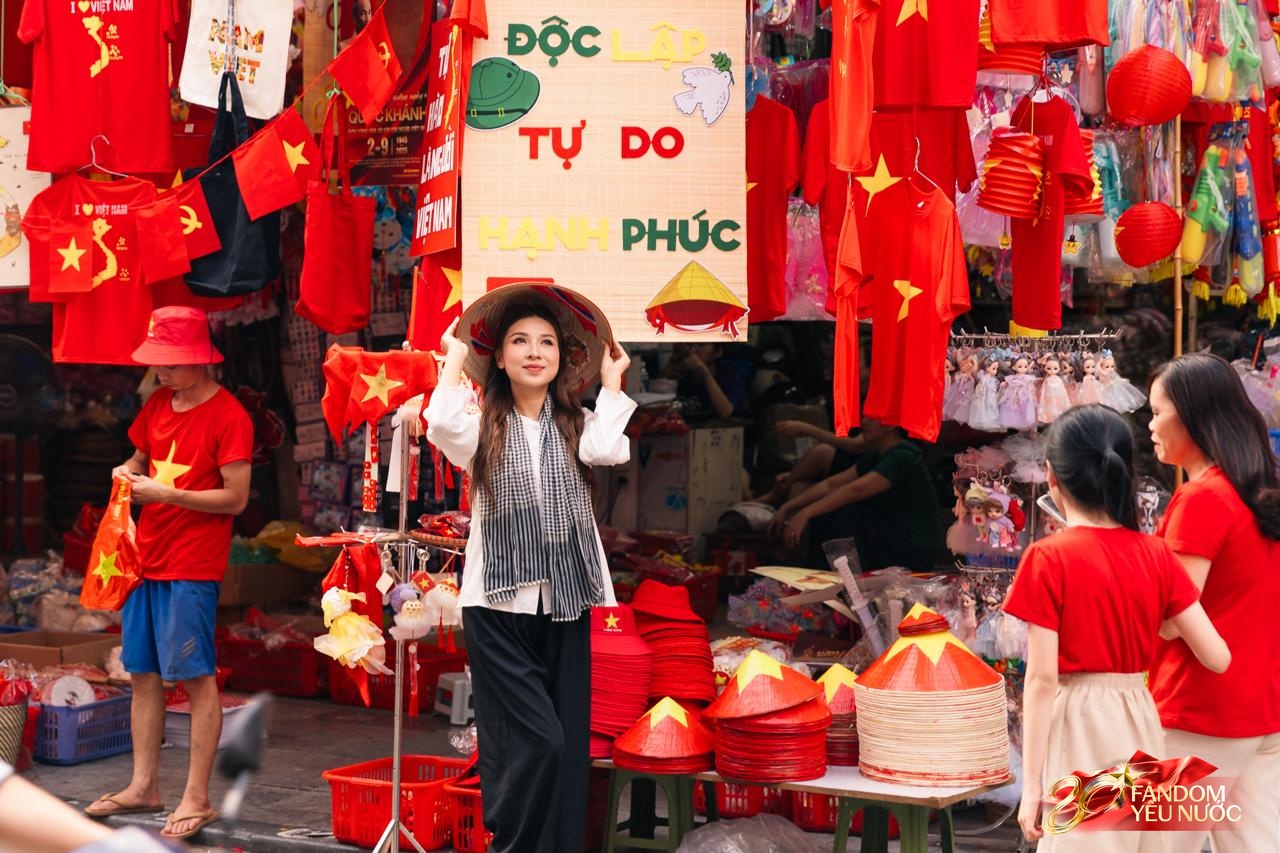 Hà Nội, những ngày đi dưới bóng cờ!- Ảnh 23. Hà Nội, những ngày đi dưới bóng cờ!- Ảnh 23.