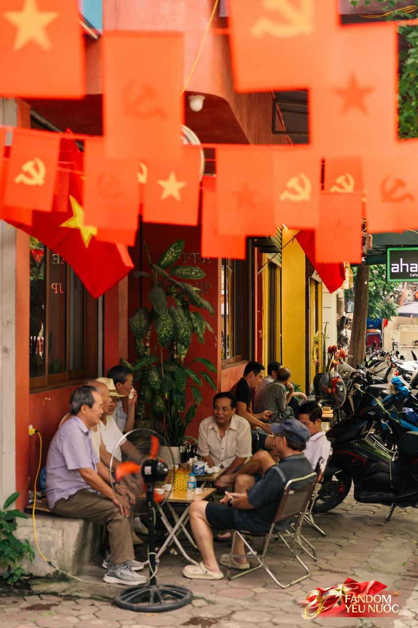 Hà Nội, những ngày đi dưới bóng cờ!- Ảnh 27. Hà Nội, những ngày đi dưới bóng cờ!- Ảnh 27.
