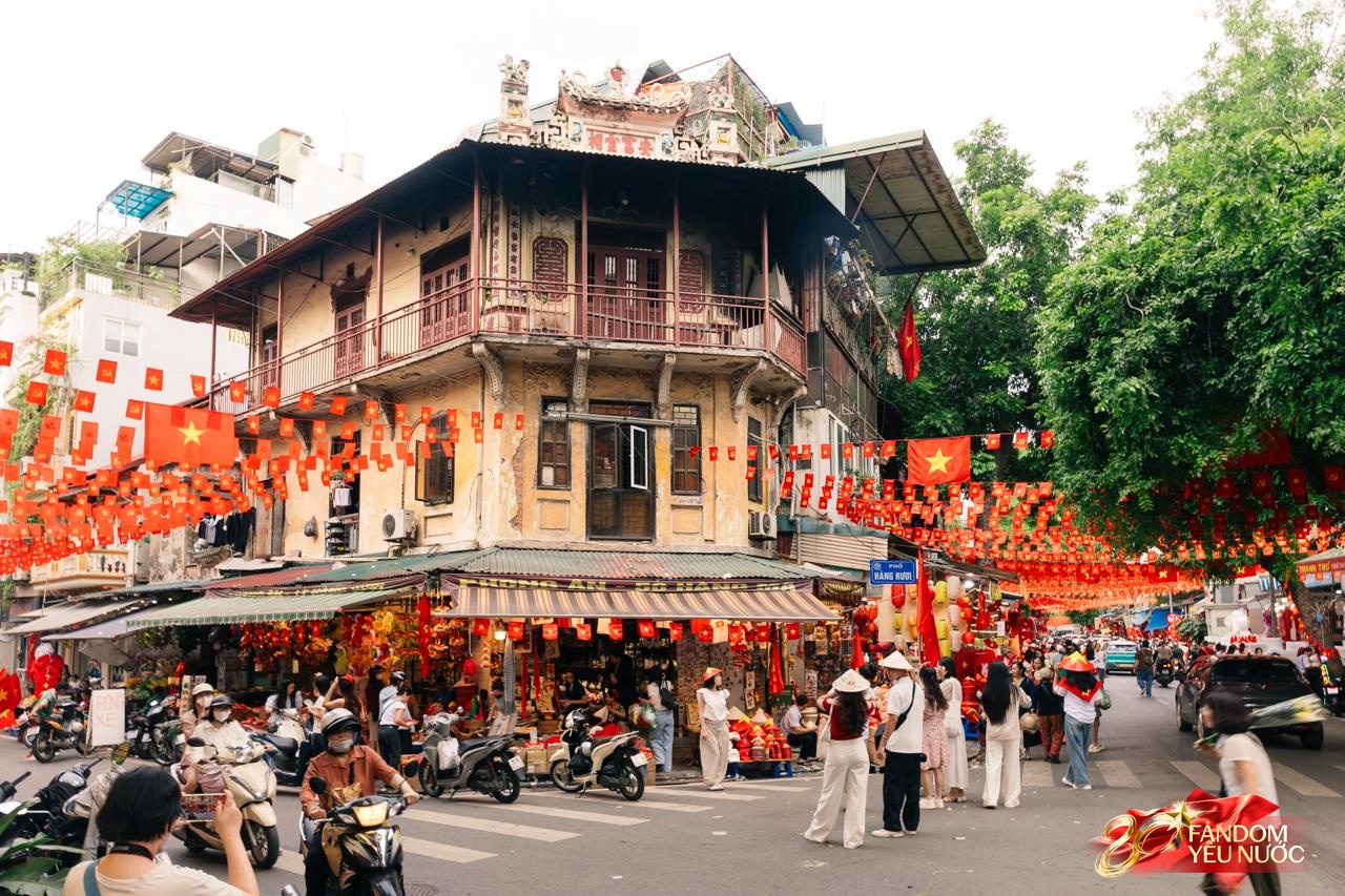 Hà Nội, những ngày đi dưới bóng cờ!- Ảnh 11. Hà Nội, những ngày đi dưới bóng cờ!- Ảnh 11.