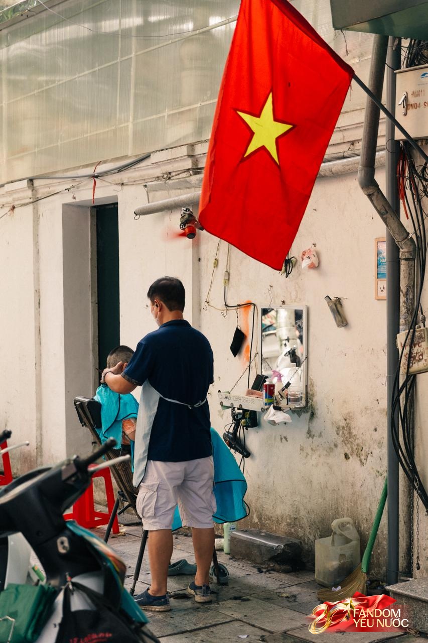 Hà Nội, những ngày đi dưới bóng cờ!- Ảnh 8. Hà Nội, những ngày đi dưới bóng cờ!- Ảnh 8.