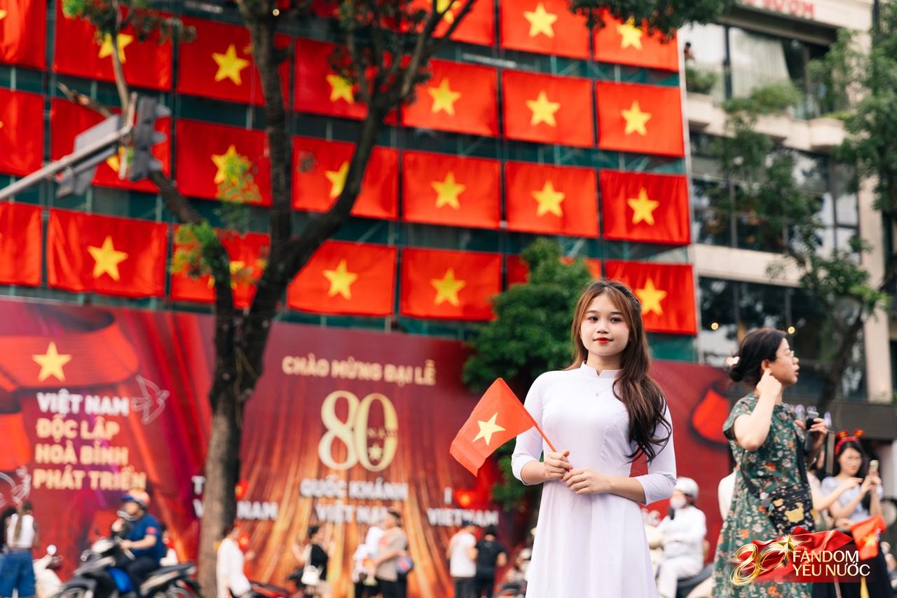 Hà Nội, những ngày đi dưới bóng cờ!- Ảnh 28. Hà Nội, những ngày đi dưới bóng cờ!- Ảnh 28.