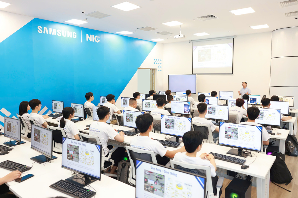 Chủ tịch Samsung Đông Nam Á & Châu Đại Dương khẳng định cam kết nhằm tạo ra AI bền vững và có đạo đức trước thềm BCA 2025- Ảnh 11.