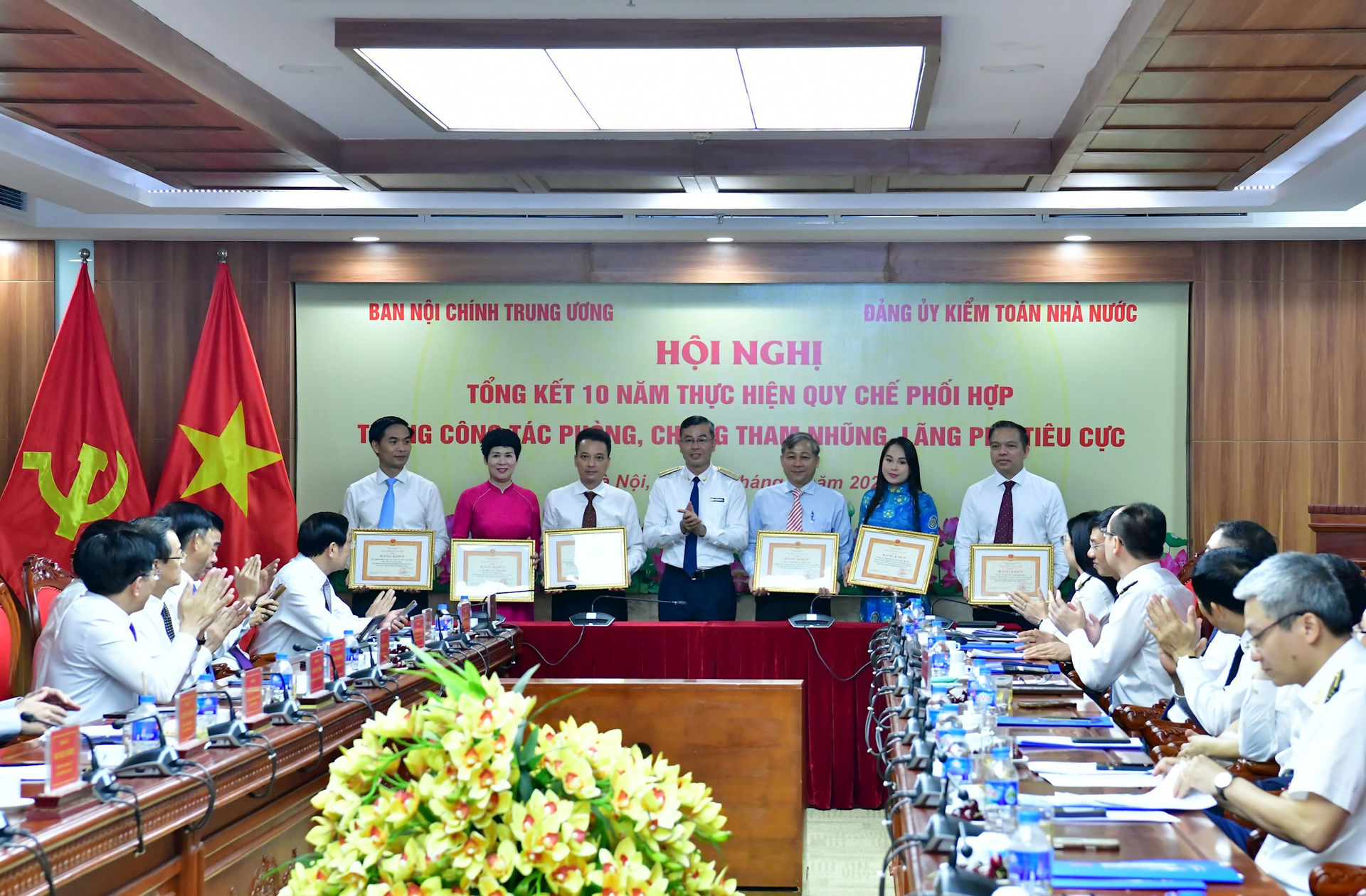 Phối hợp chặt chẽ, hiệu quả trong phòng, chống tham nhũng, lãng phí, tiêu cực- Ảnh 8. Phối hợp chặt chẽ, hiệu quả trong phòng, chống tham nhũng, lãng phí, tiêu cực- Ảnh 8.