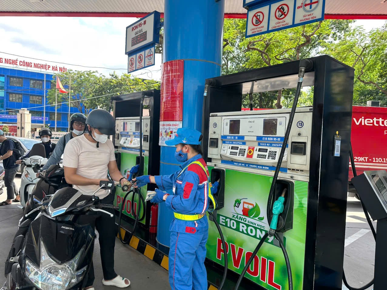 Đề xuất phương tiện cơ giới trên toàn quốc sử dụng xăng E10 từ 1/1/2026- Ảnh 1. Đề xuất phương tiện cơ giới trên toàn quốc sử dụng xăng E10 từ 1/1/2026- Ảnh 1.